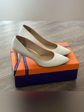 Classic White Pointed-Toe Mid Heel Pumps